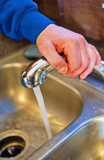 https://blockeddrainsgirrawheen.com.au/uploads/2025/07/blocked-sink-48497.jpg